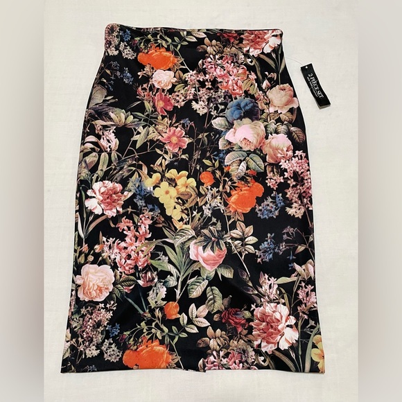 NWT New York & Company Stretch 2 Piece, size S, Floral Top Skirt - Picture 3 of 10